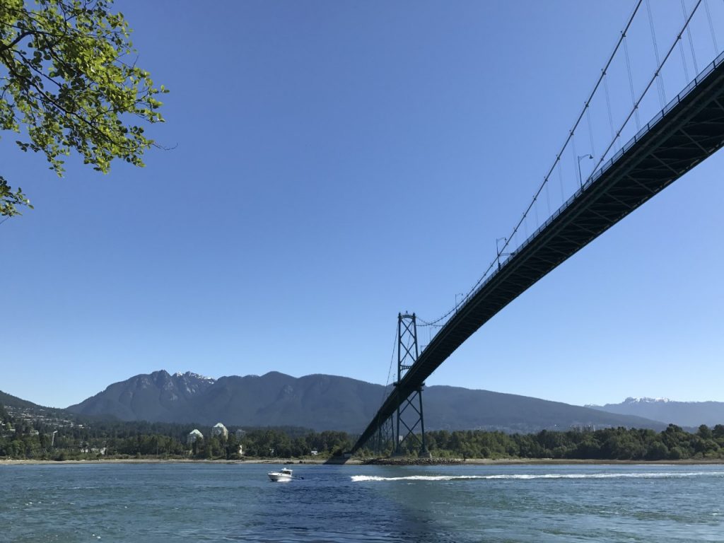 Vancouver- bridge by the bike trail -Pont aux abords de la piste cyclable